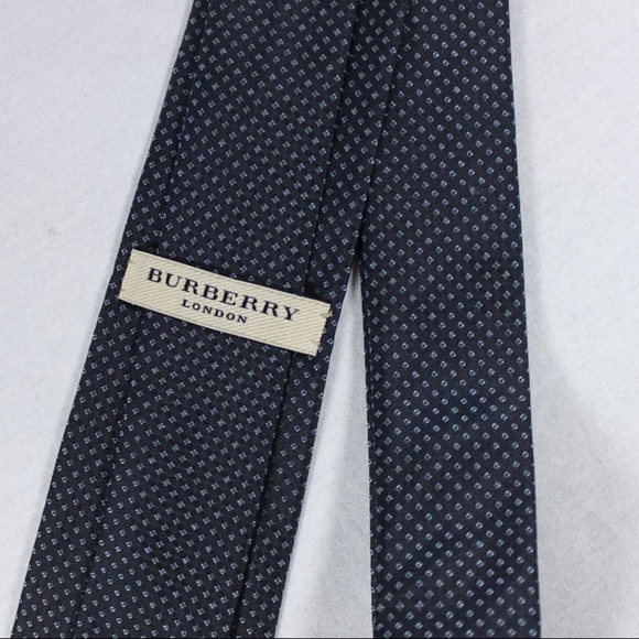 BURBERRY Modern Cut Silk Tie - Picture 2 of 4